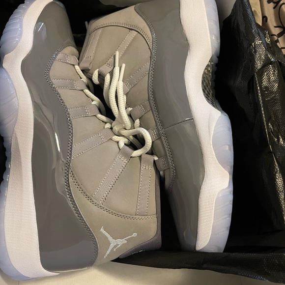Cool Grey Air Jordans 11s size 11 - Picture 3 of 9
